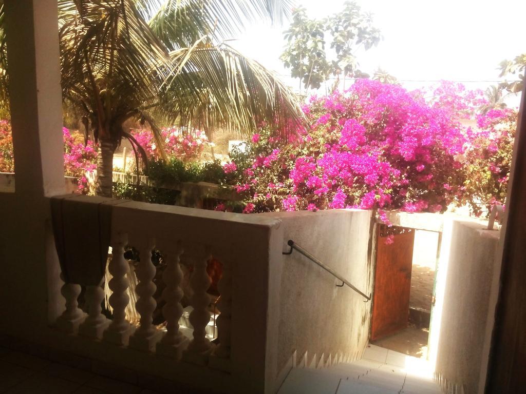 مبور Guesthouse Dalal Ak Jamm المظهر الخارجي الصورة